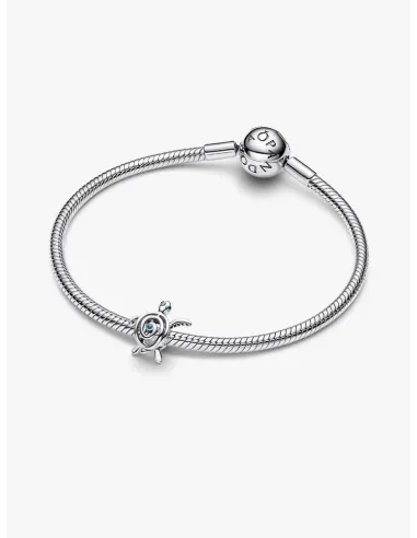PANDORA Funklende Pavé Tredobbelt Række Charm | Glimtende Elegance