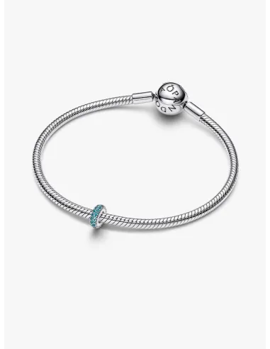 PANDORA Funklende Pavé Tredobbelt Række Charm | Glimtende Elegance