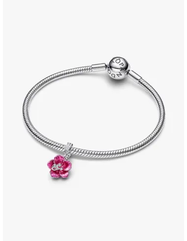 PANDORA Funklende Pavé Tredobbelt Række Charm | Glimtende Elegance
