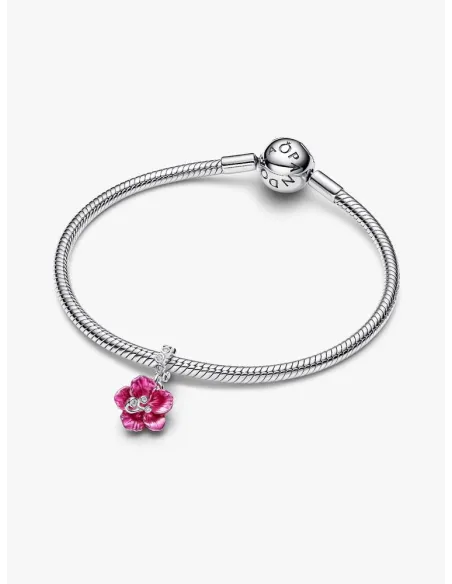 PANDORA Funklende Pavé Tredobbelt Række Charm | Glimtende Elegance
