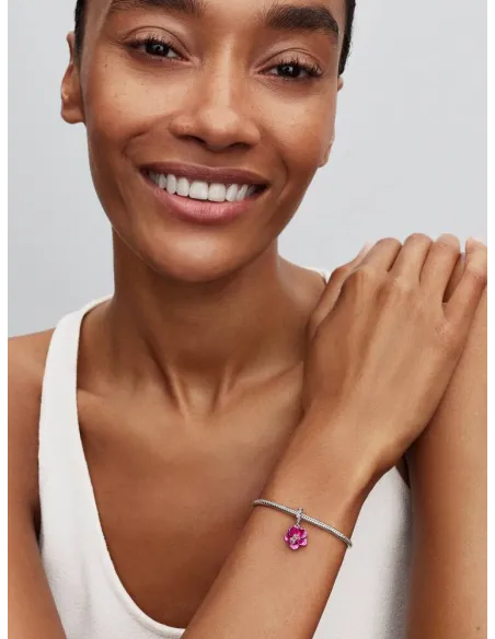 PANDORA Funklende Pavé Tredobbelt Række Charm | Glimtende Elegance