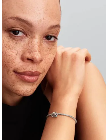 PANDORA Funklende Pavé Tredobbelt Række Charm | Glimtende Elegance