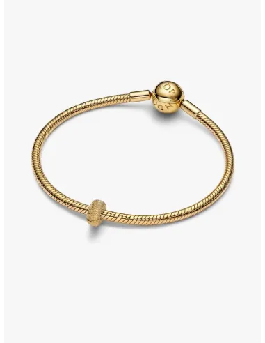 PANDORA Funklende Pavé Tredobbelt Række Charm | Glimtende Elegance