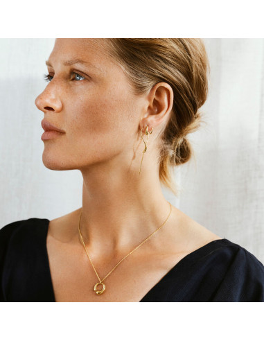 GEORG JENSEN - MERCY Halskæde Med Vedhæng i 18 karat guld om models hals