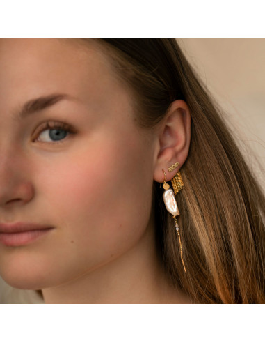 STINE A - LONG BAROQUE PEARL WITH CHAIN EARRING PEACH SORBET GOLD